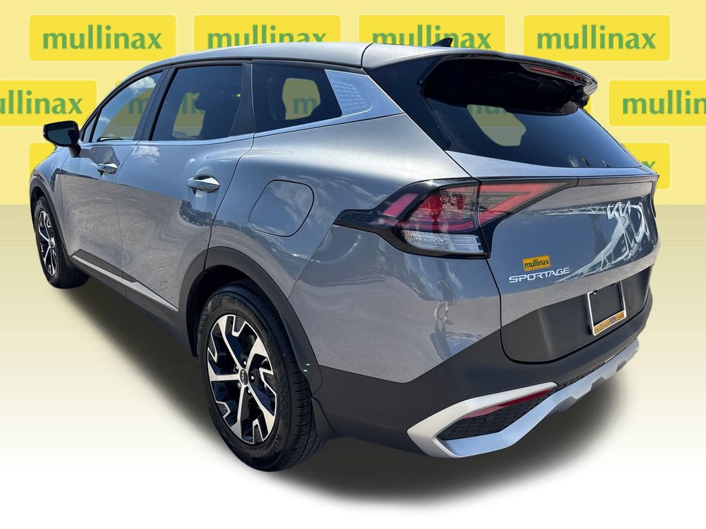 Used 2025 Kia Sportage EX FWD image 8