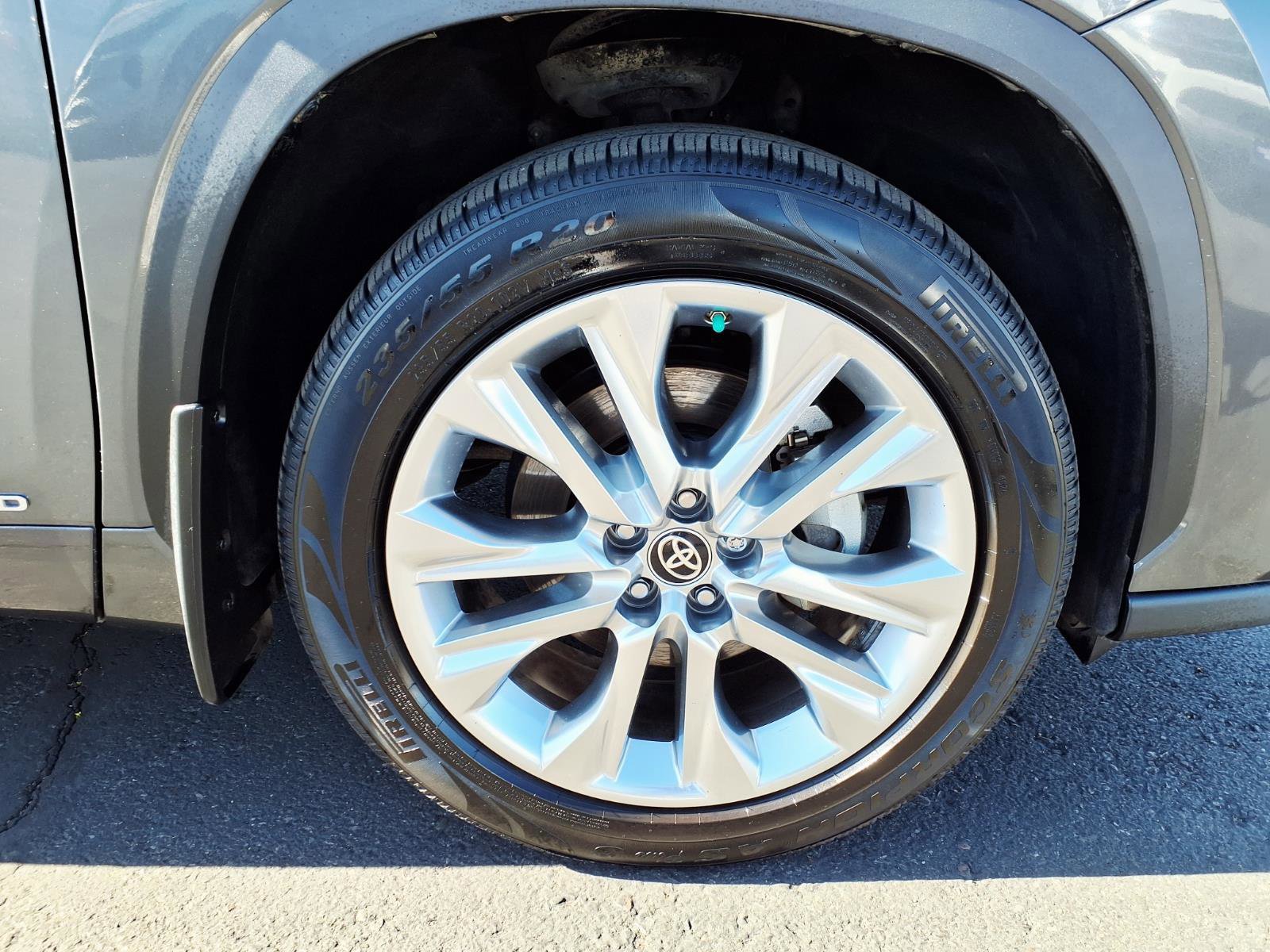 Used 2021 Toyota Highlander Limited image 9