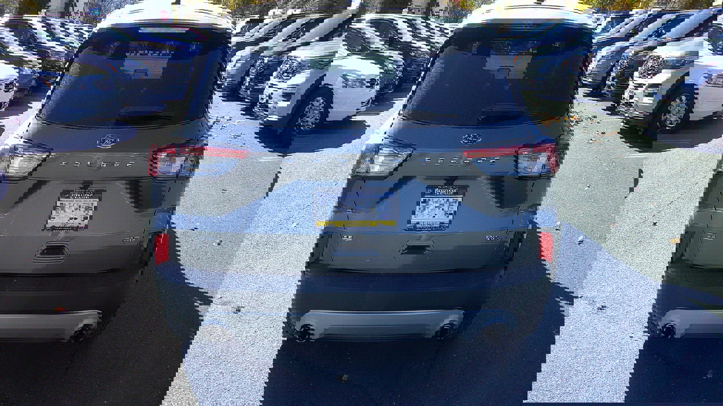 Certified 2022 Ford Escape SE w/ Cold Weather Package image 2