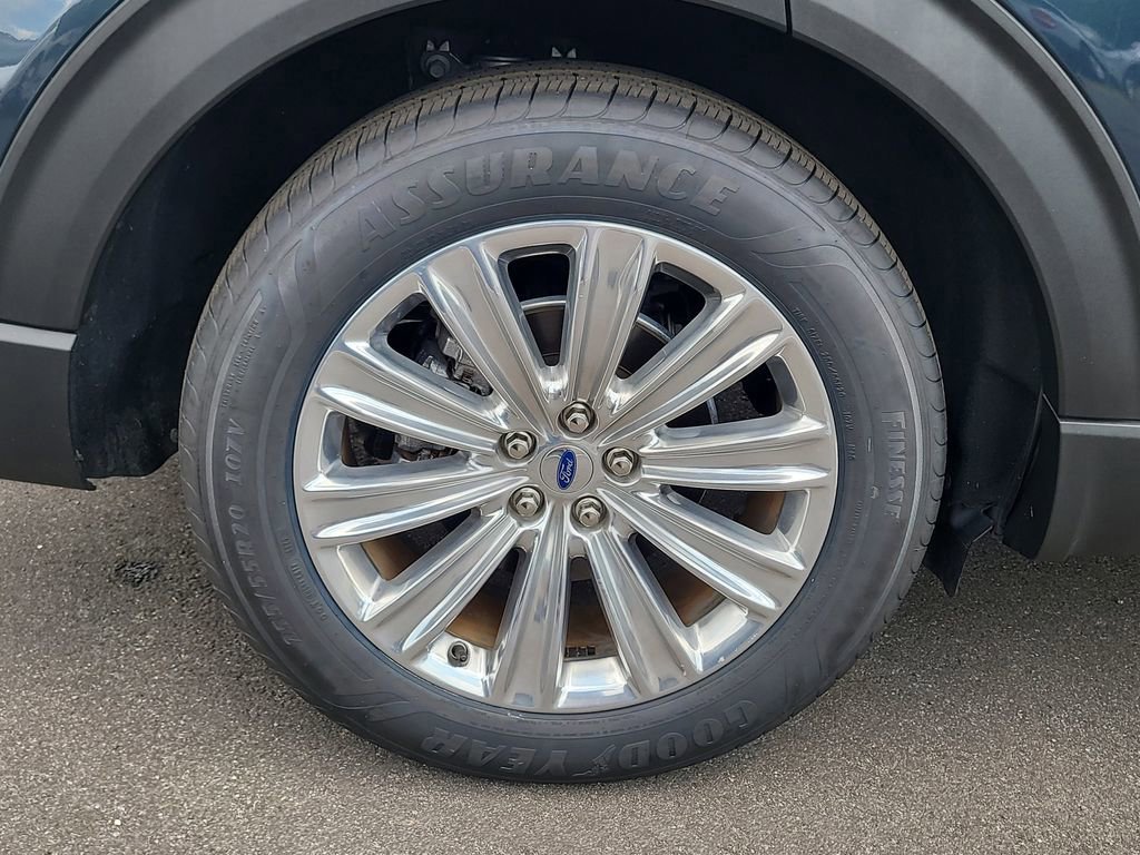 Certified 2022 Ford Explorer Limited w/ Equipment Group 301A image 5