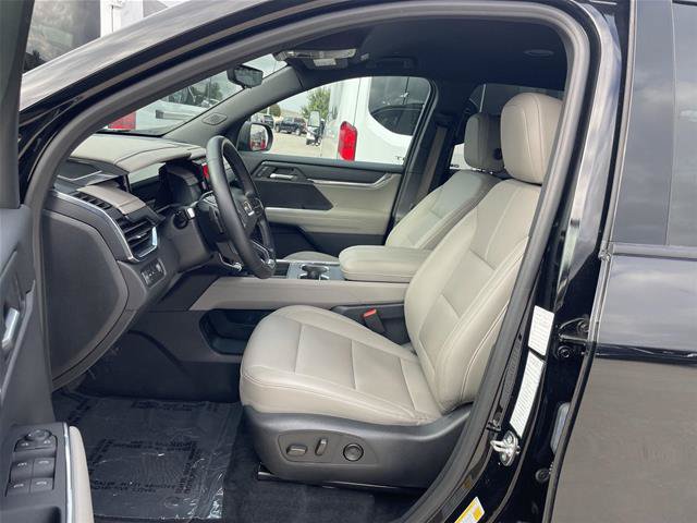 Used 2026 GMC Acadia Elevation w/ Elevation Premium Package FWD image 16