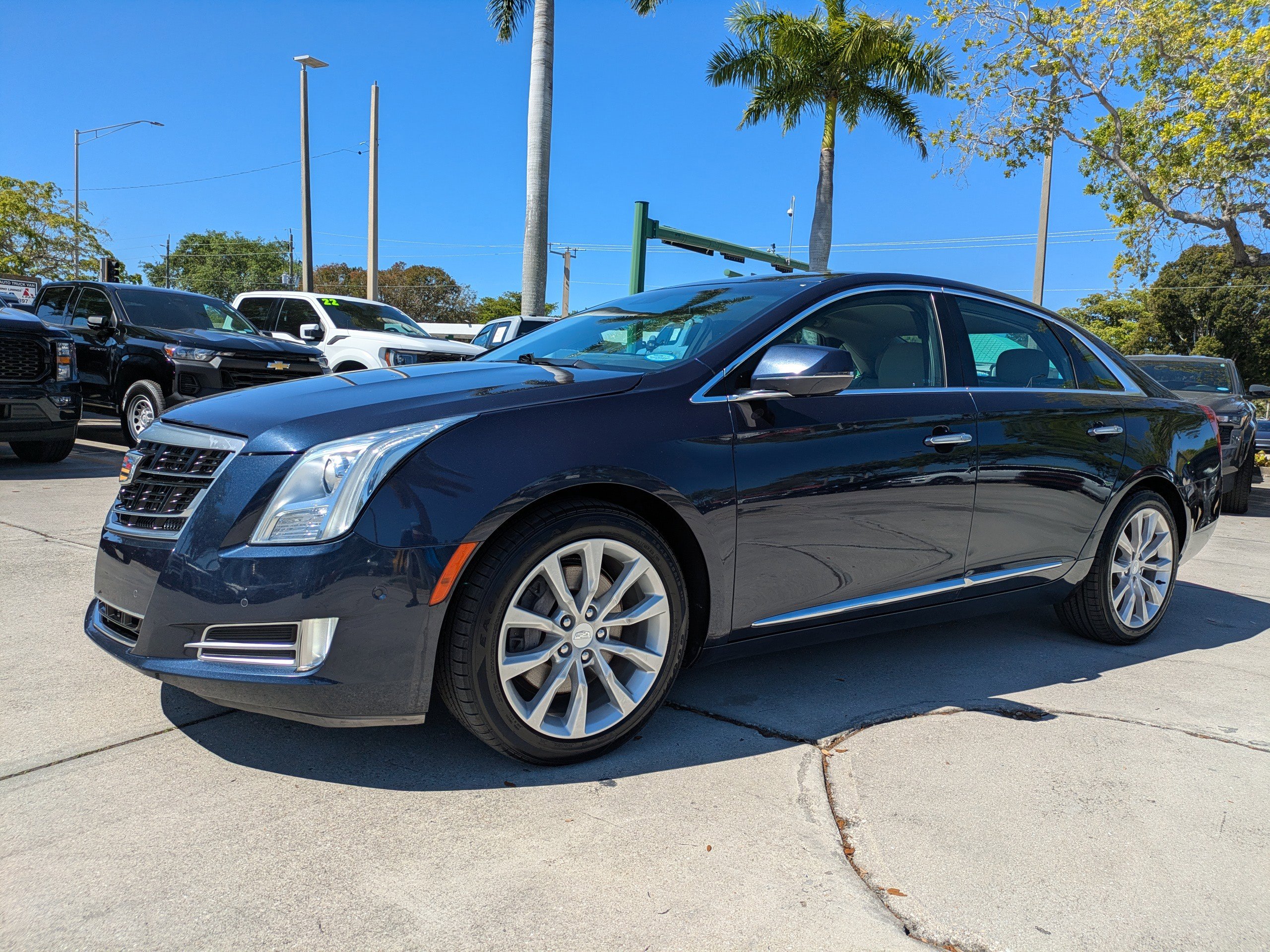 Used 2017 Cadillac XTS Luxury w/ Driver Awareness Package FWD image 7