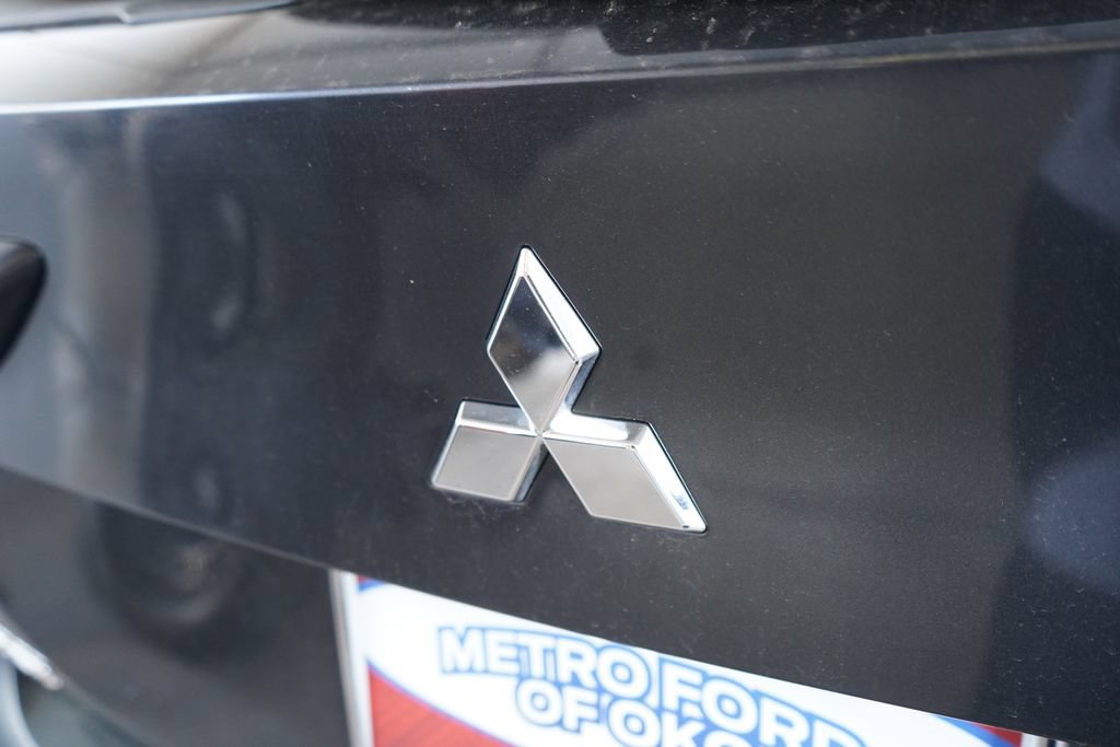 Used 2025 Mitsubishi Outlander SE FWD image 6
