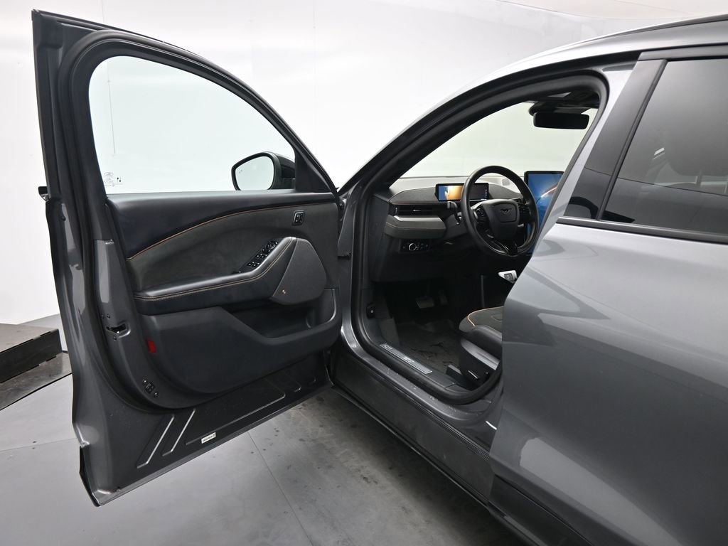Certified 2023 Ford Mustang Mach-E GT image 9