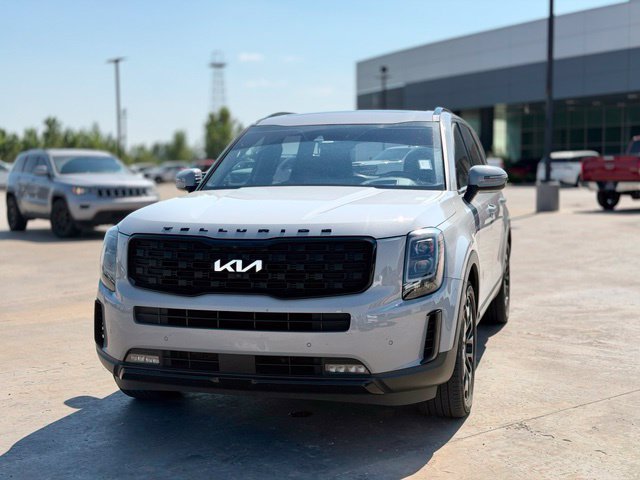 Used 2022 Kia Telluride SX w/ SX Prestige Package AWD/4WD image 2