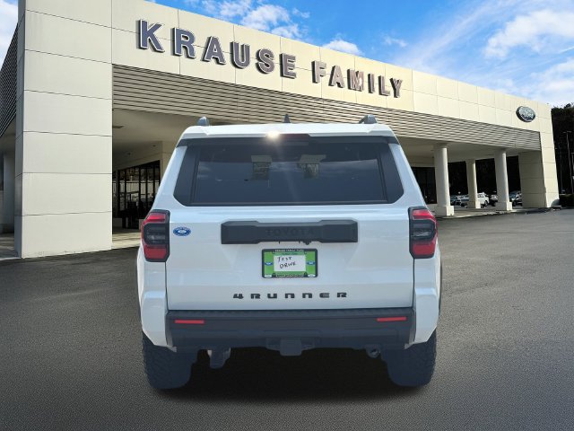 Used 2025 Toyota 4Runner SR5 AWD/4WD image 7