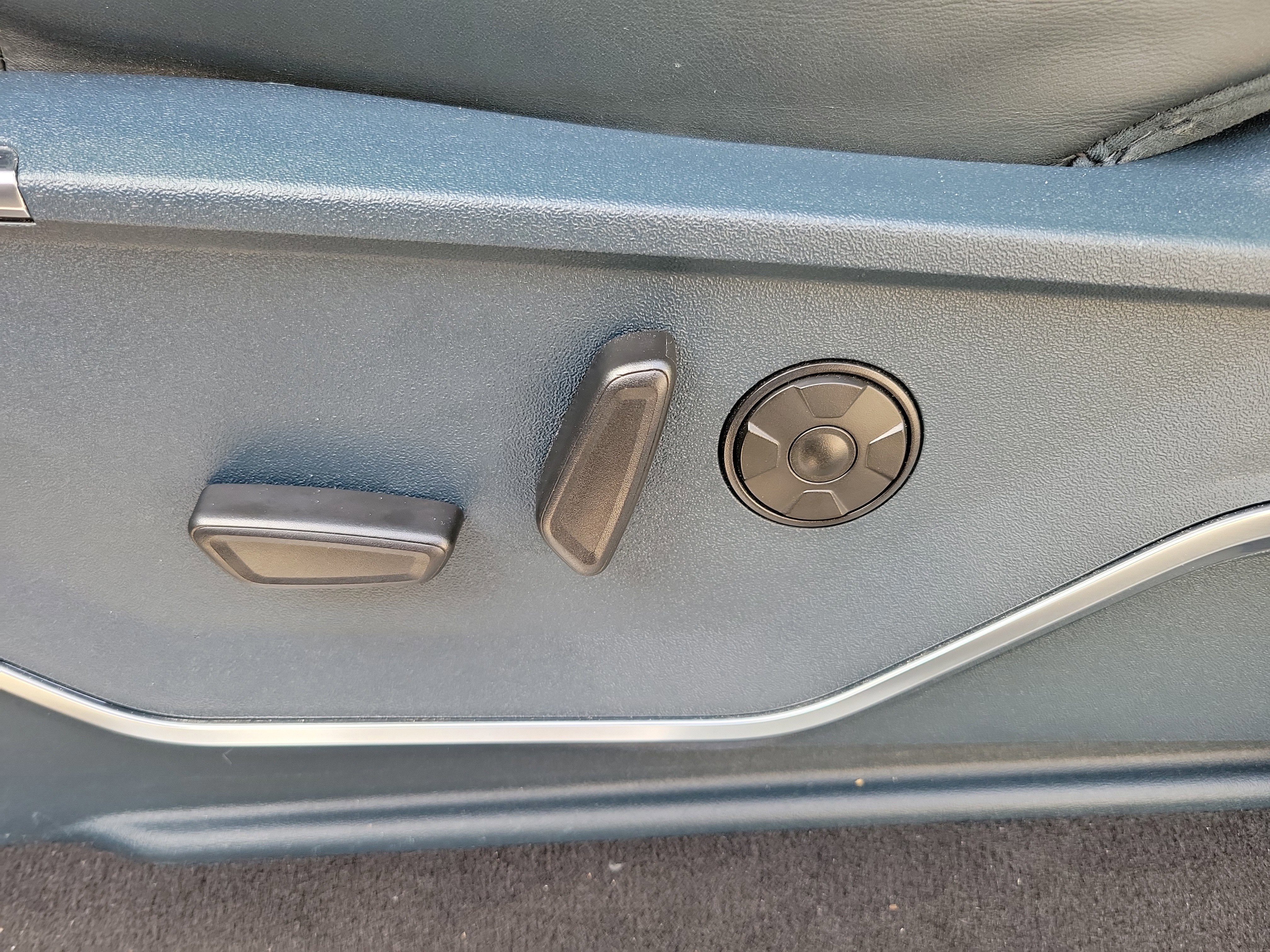 Certified 2024 Ford F250 Limited w/ FX4 Off-Road Package image 38