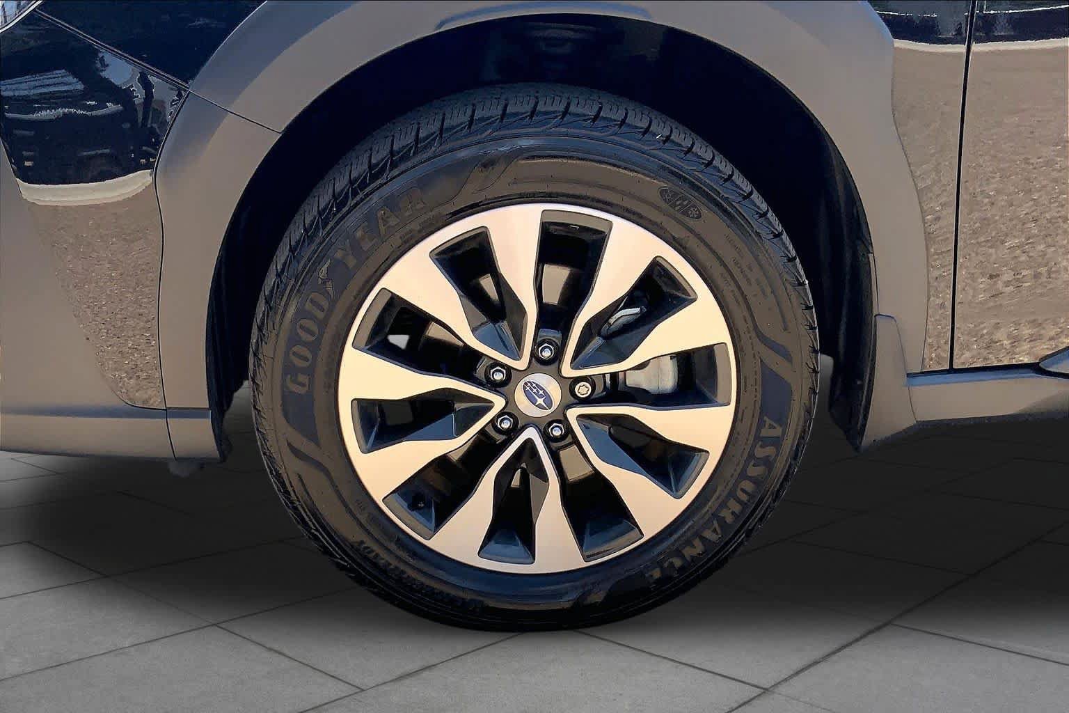 Used 2023 Subaru Outback Limited AWD/4WD image 11