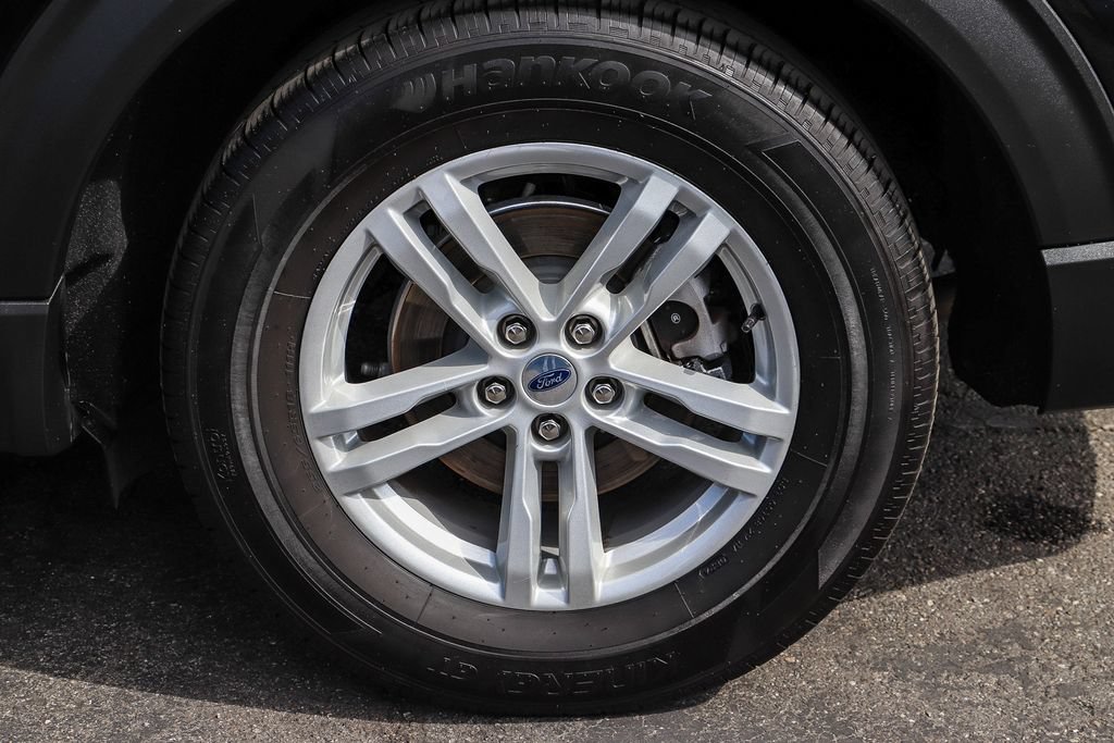 Certified 2024 Ford Explorer XLT RWD image 15