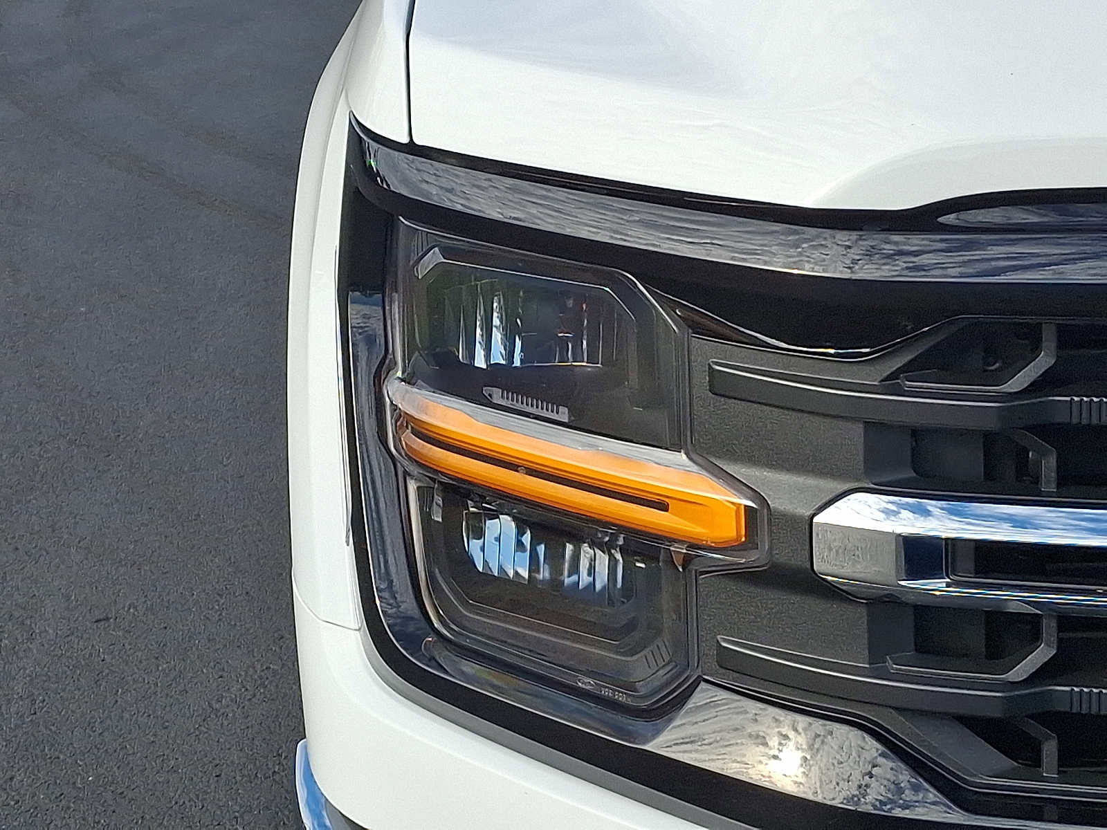 Certified 2025 Ford F150 XLT w/ Equipment Group 301A Standard image 9