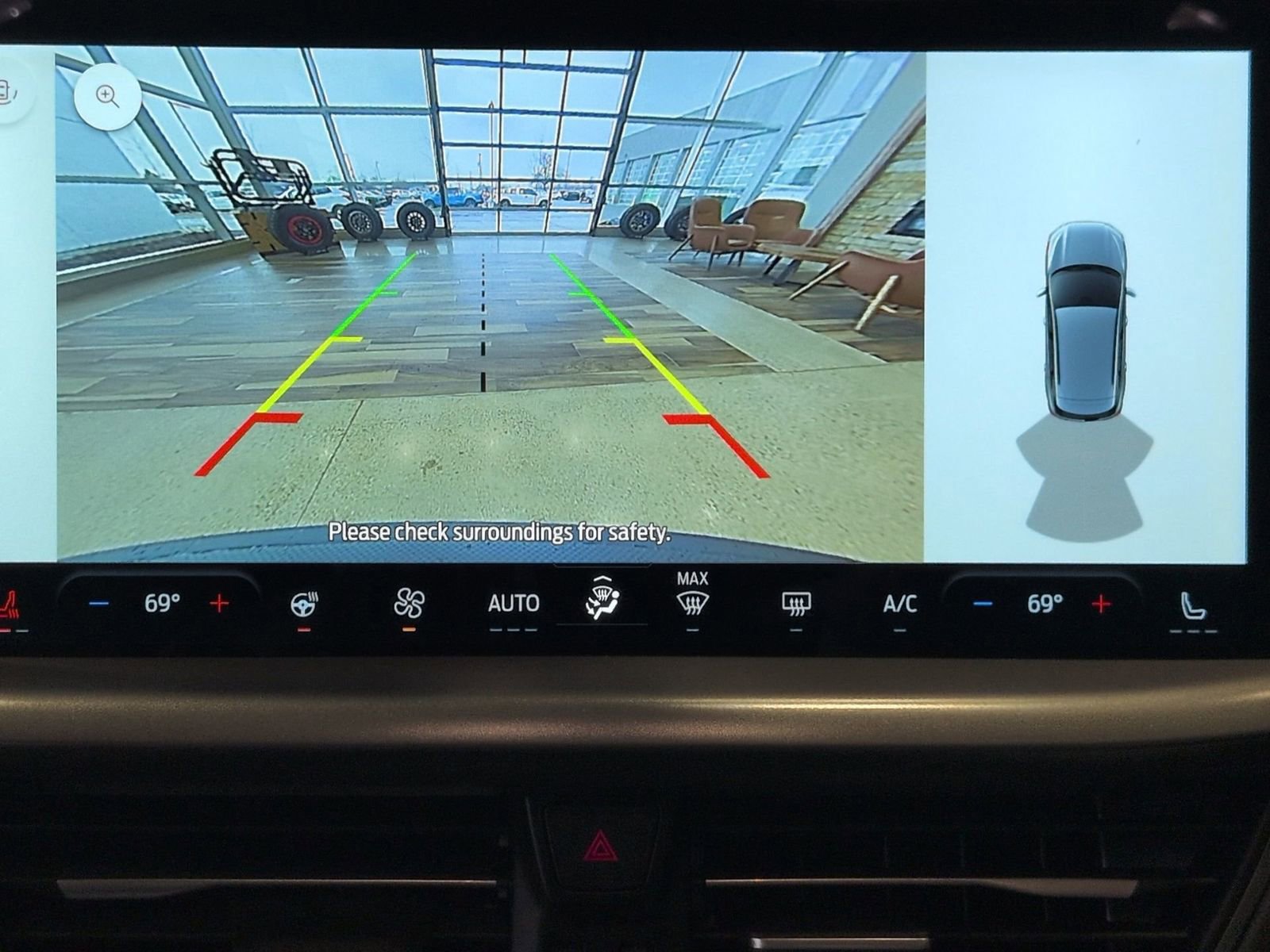 Certified 2025 Ford Escape SE image 32