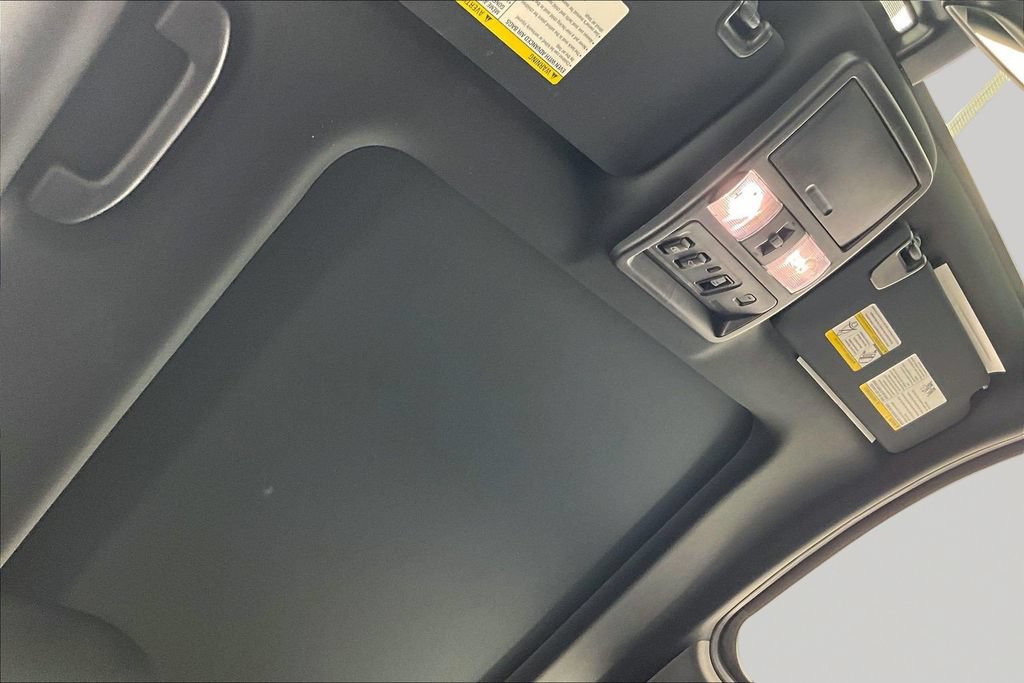 Used 2021 Nissan Titan PRO-4X w/ Pro-4x Convenience Package AWD/4WD image 23