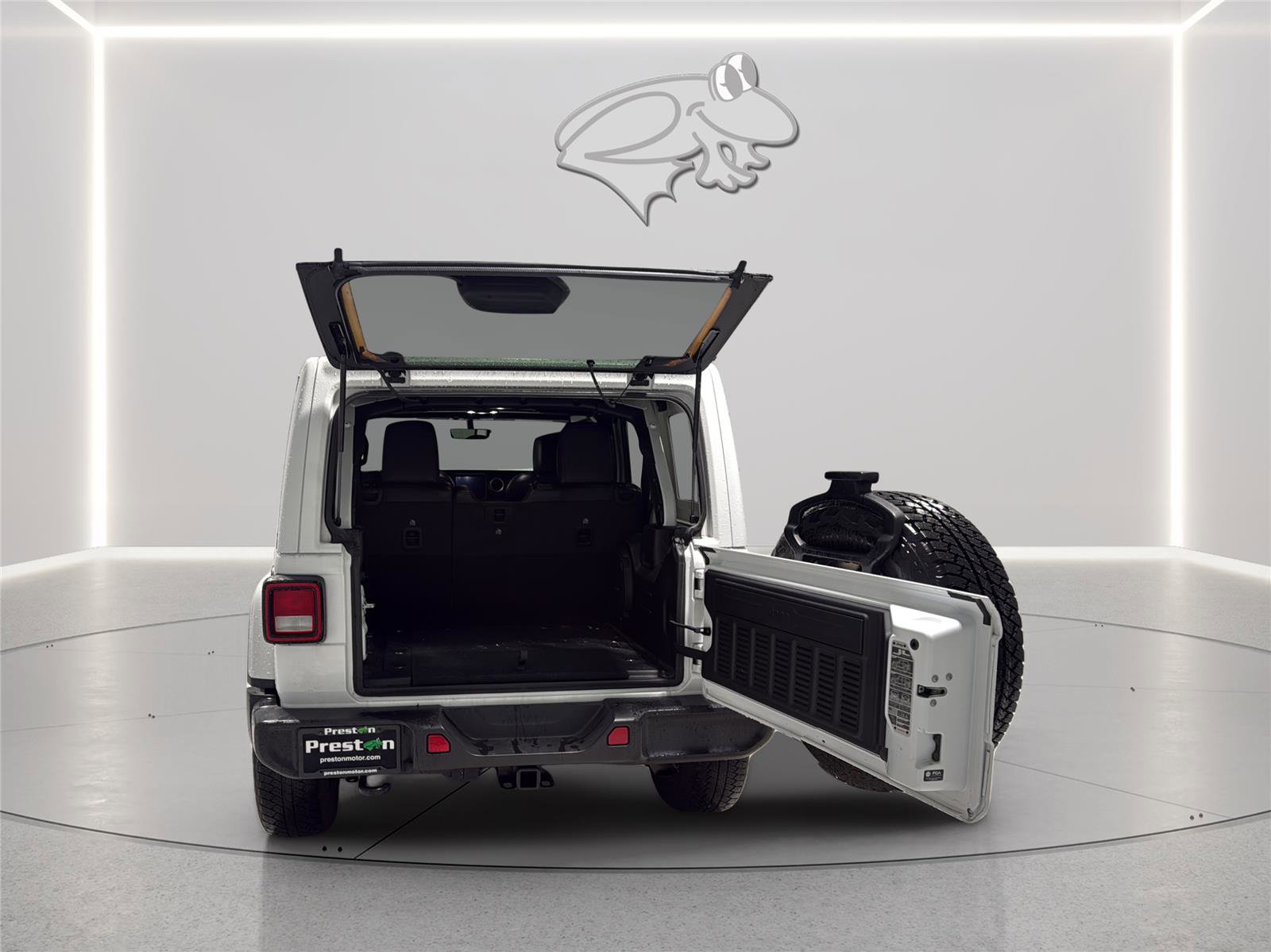 Used 2023 Jeep Wrangler Unlimited Sahara AWD/4WD image 10