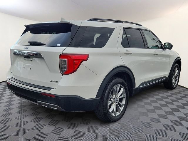 Certified 2022 Ford Explorer XLT w/ Equipment Group 202A image 7