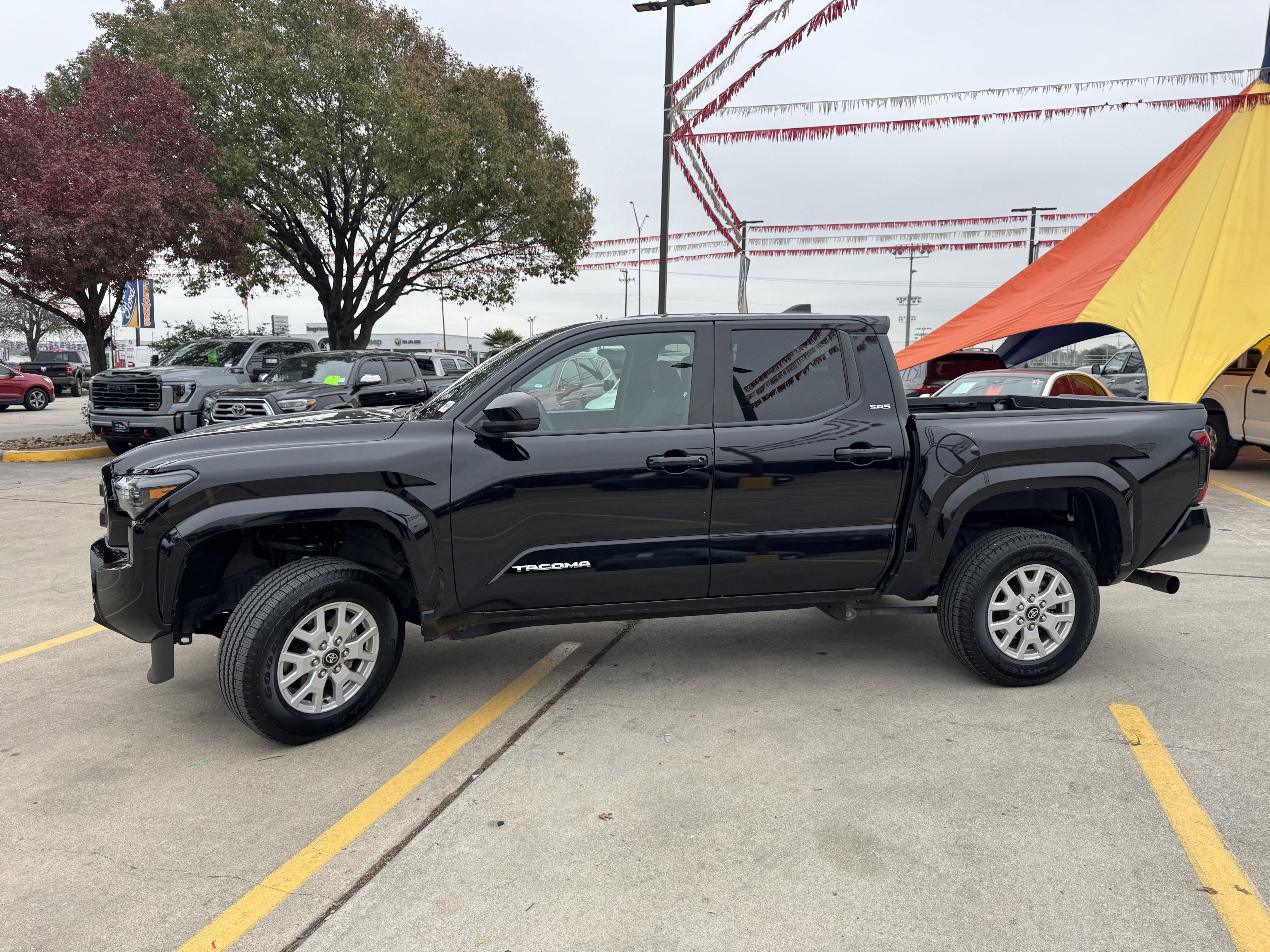 Used 2024 Toyota Tacoma SR5 image 7