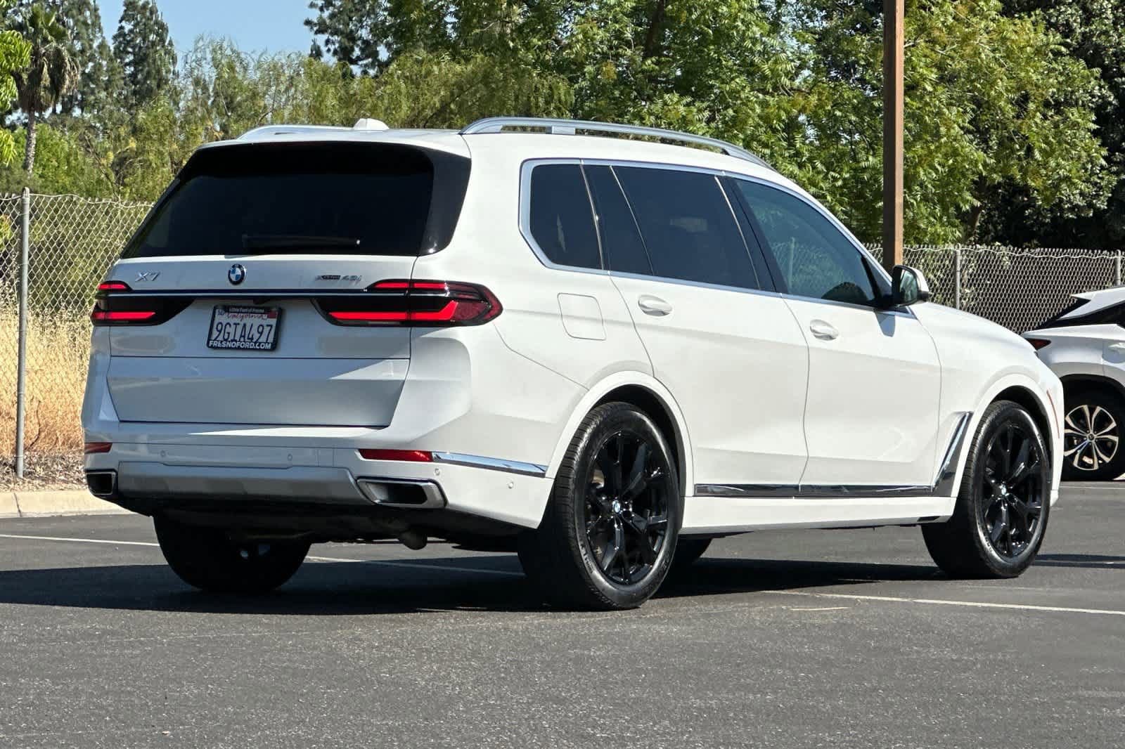 Used 2023 BMW X7 xDrive40i w/ Premium Package image 5