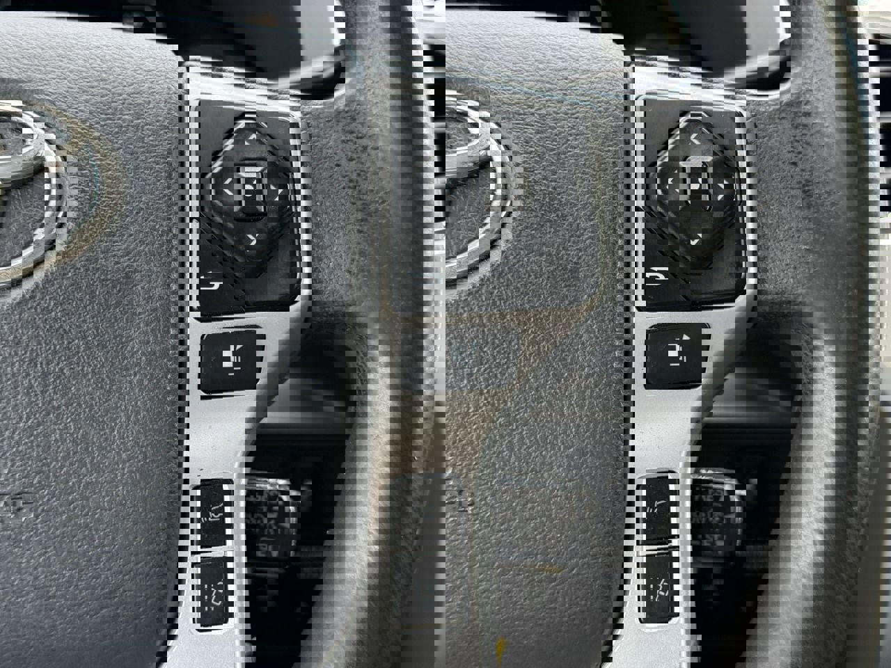 Used 2019 Toyota Tundra SR5 w/ TRD Off Road Package image 15