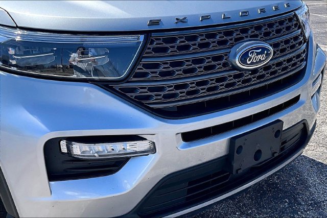Certified 2024 Ford Explorer XLT w/ Equipment Group 202A AWD/4WD image 33