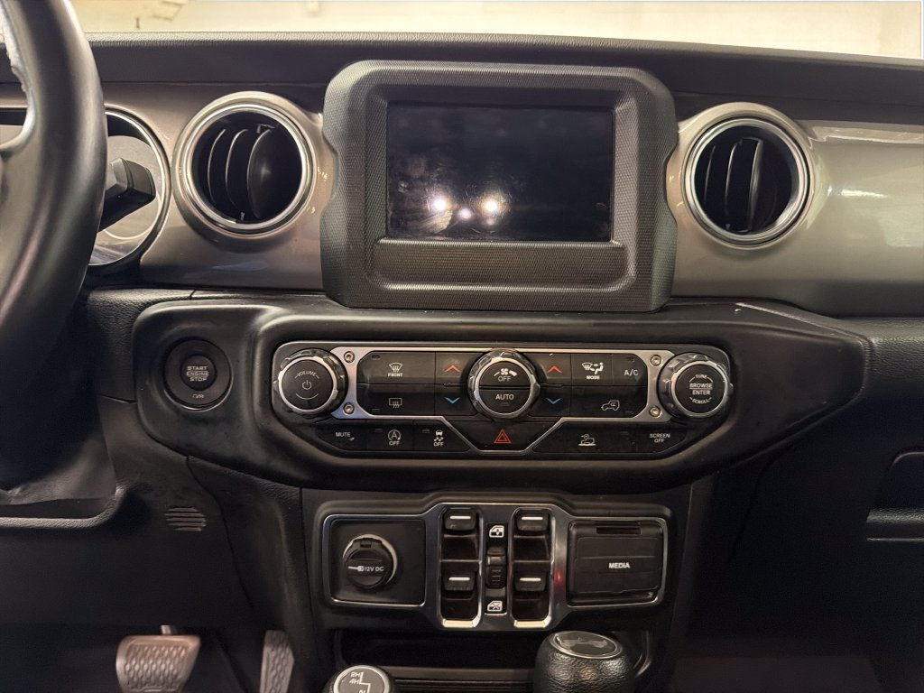 Used 2021 Jeep Wrangler Unlimited Sahara AWD/4WD image 23