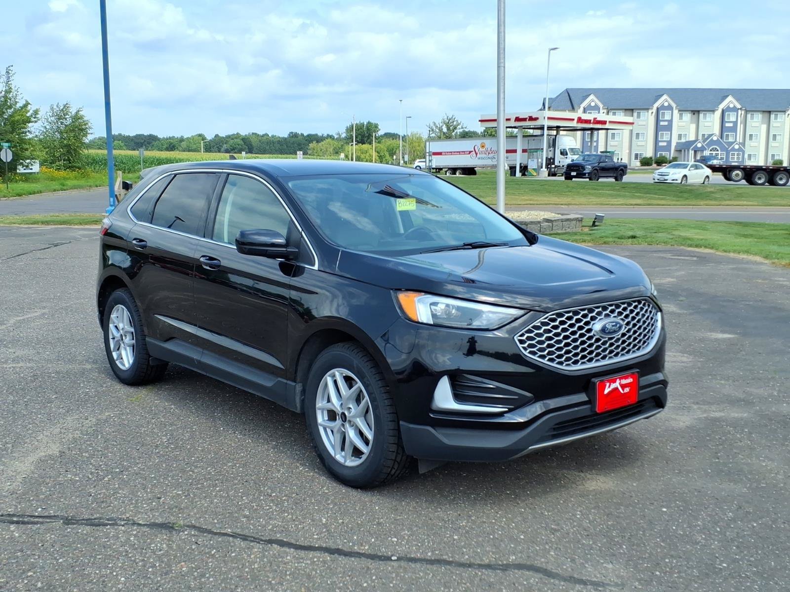Certified 2024 Ford Edge SEL AWD/4WD image 8