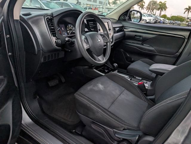 Used 2019 Mitsubishi Outlander ES image 6