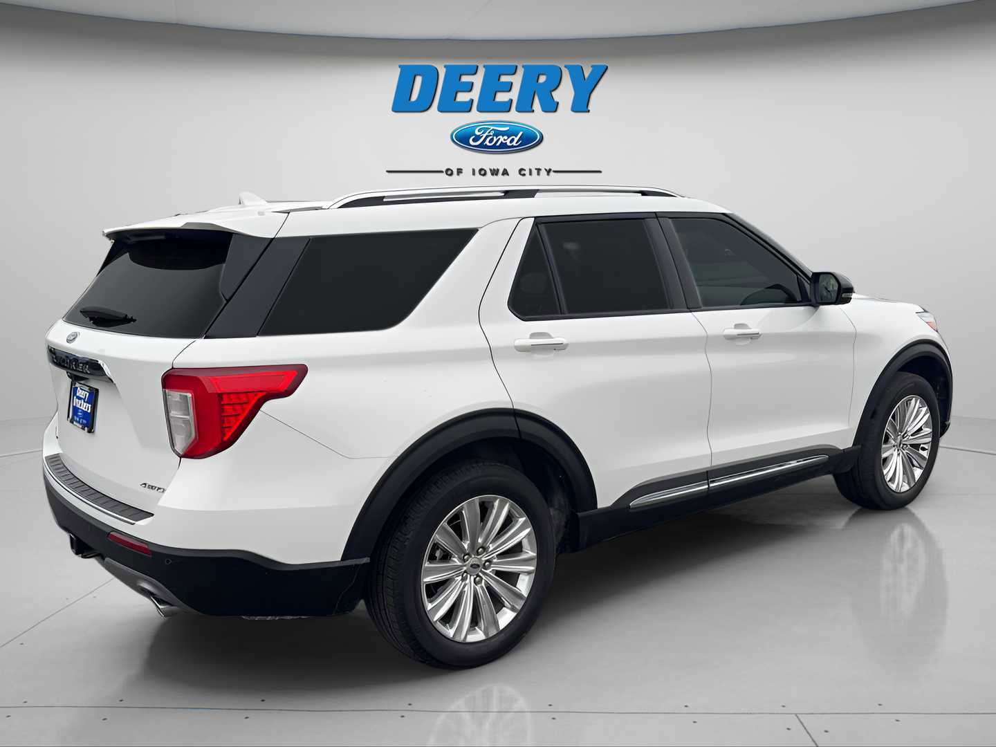 Certified 2022 Ford Explorer Limited w/ Equipment Group 301A image 9