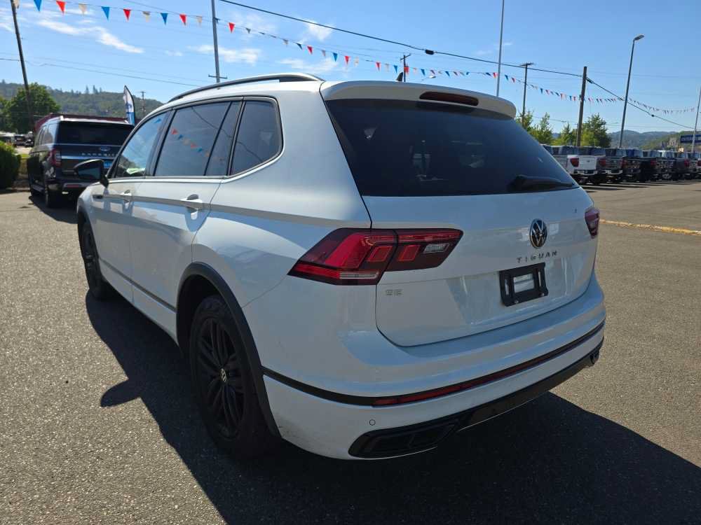 Used 2022 Volkswagen Tiguan SE R-Line FWD image 2