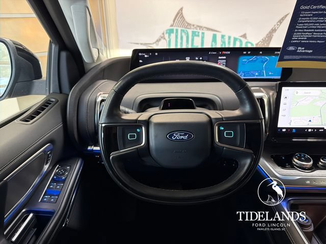 Certified 2025 Ford Expedition Platinum AWD/4WD image 17
