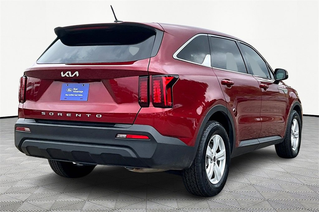 Used 2022 Kia Sorento LX image 4