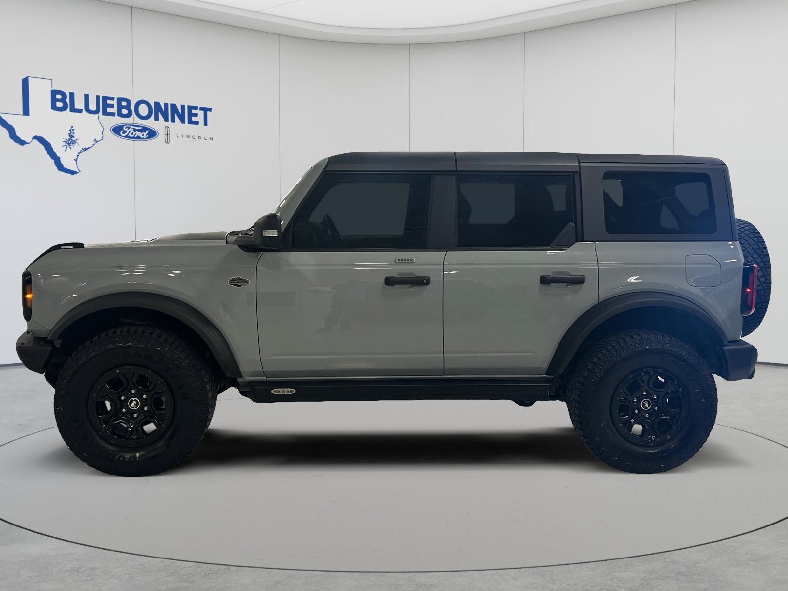 Certified 2022 Ford Bronco Wildtrak AWD/4WD image 8
