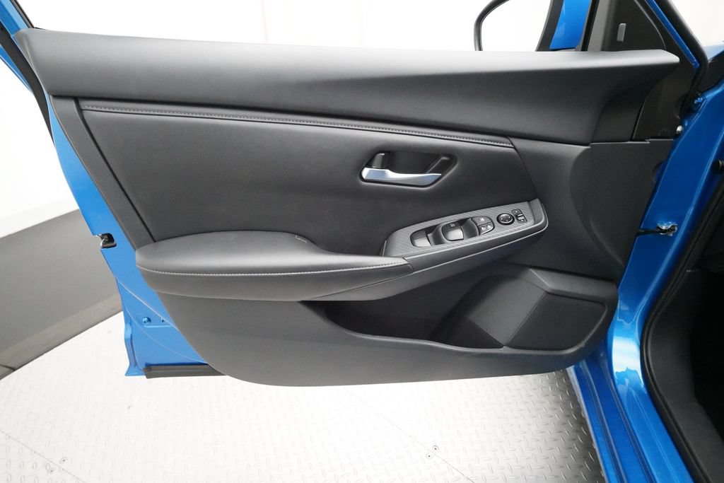 Used 2025 Nissan Sentra SV FWD image 26