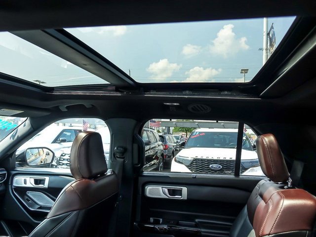 Certified 2022 Ford Explorer Platinum w/ Equipment Group 601A image 16