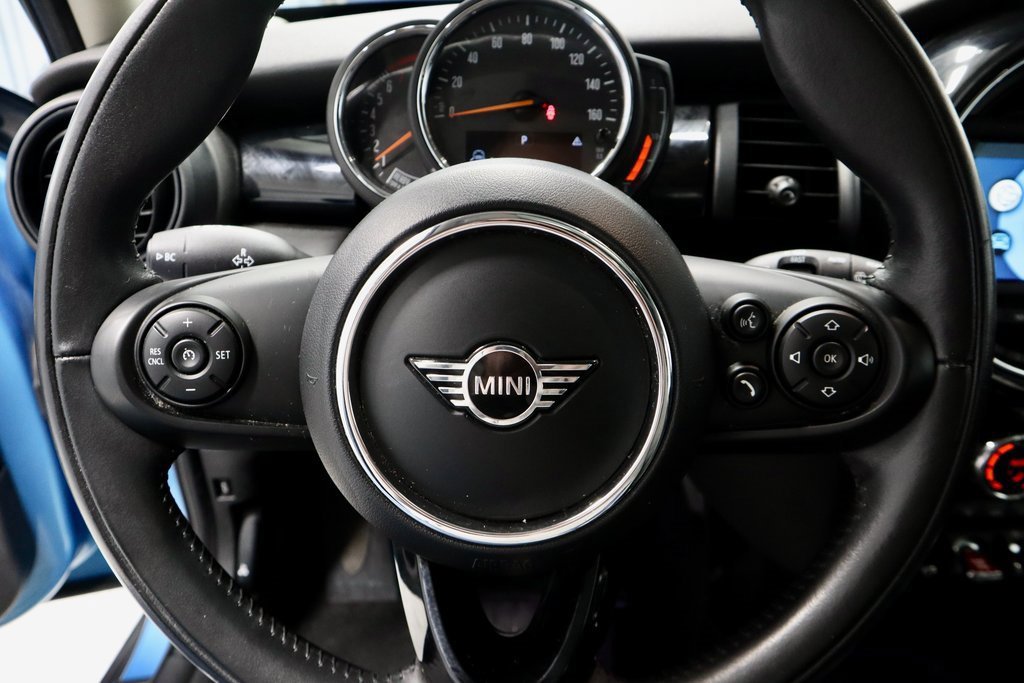 Used 2019 MINI Cooper 4-Door Hardtop w/ Signature Upholstery Package image 33