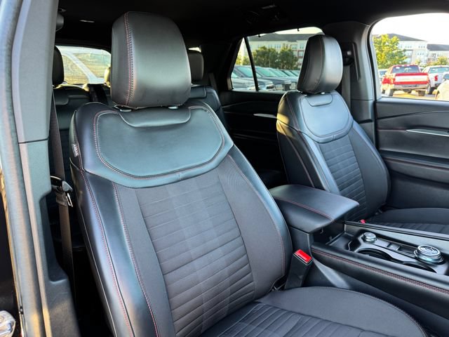Certified 2025 Ford Explorer ST-Line w/ Premium Package RWD image 21