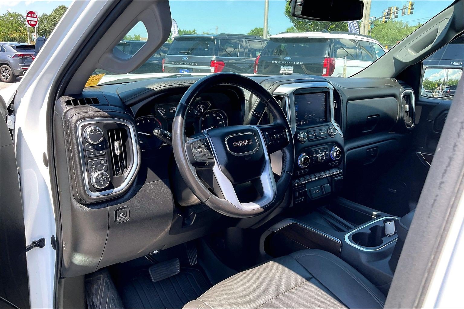 Used 2021 GMC Sierra 1500 SLT w/ SLT Premium Plus Package AWD/4WD image 13
