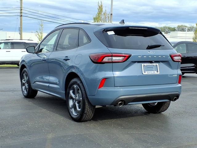 Certified 2023 Ford Escape ST-Line AWD/4WD image 7