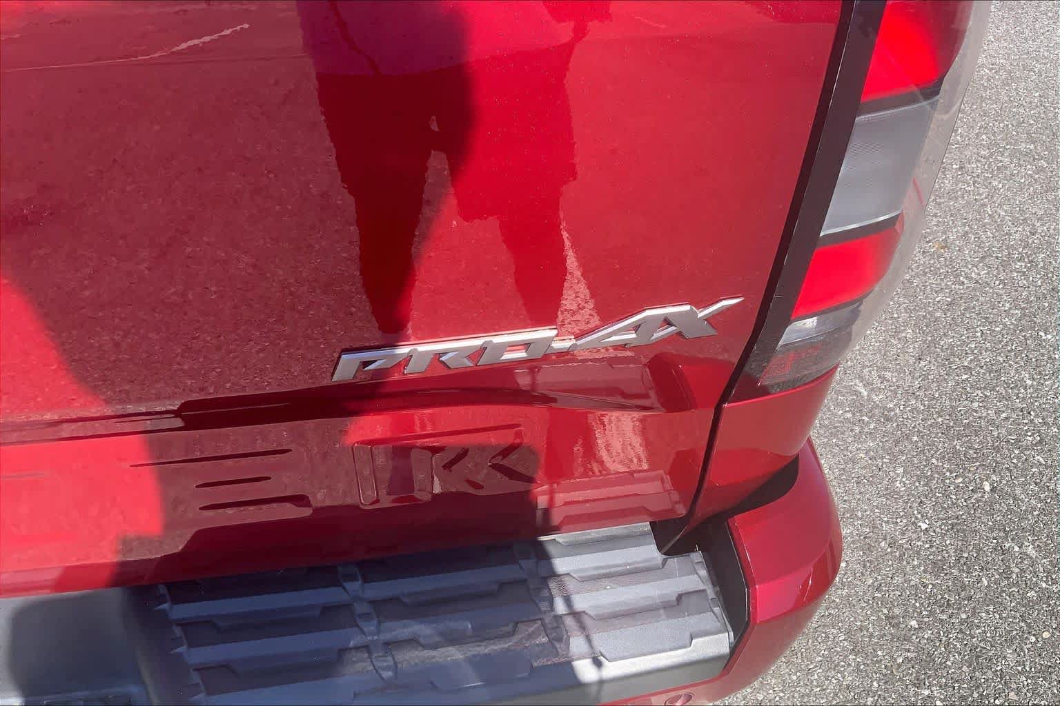 Used 2022 Nissan Frontier PRO-4X w/ Off-Road Protection Package AWD/4WD image 10