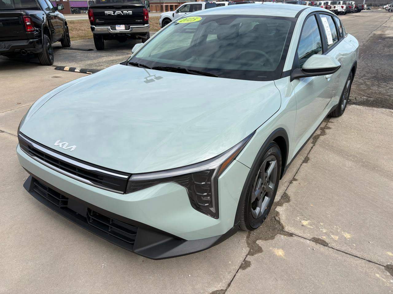 Used 2025 Kia K4 FWD image 7
