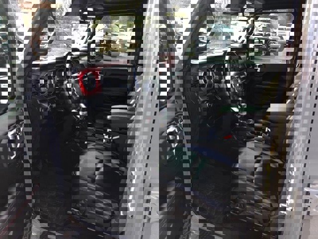 Used 2022 Jeep Wrangler Unlimited Rubicon w/ Steel Bumper Group image 6