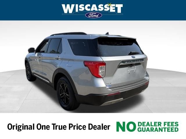 Certified 2022 Ford Explorer XLT w/ Equipment Group 202A image 3