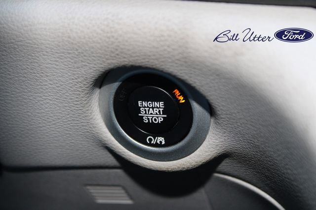 Used 2023 Chrysler Pacifica Limited image 24