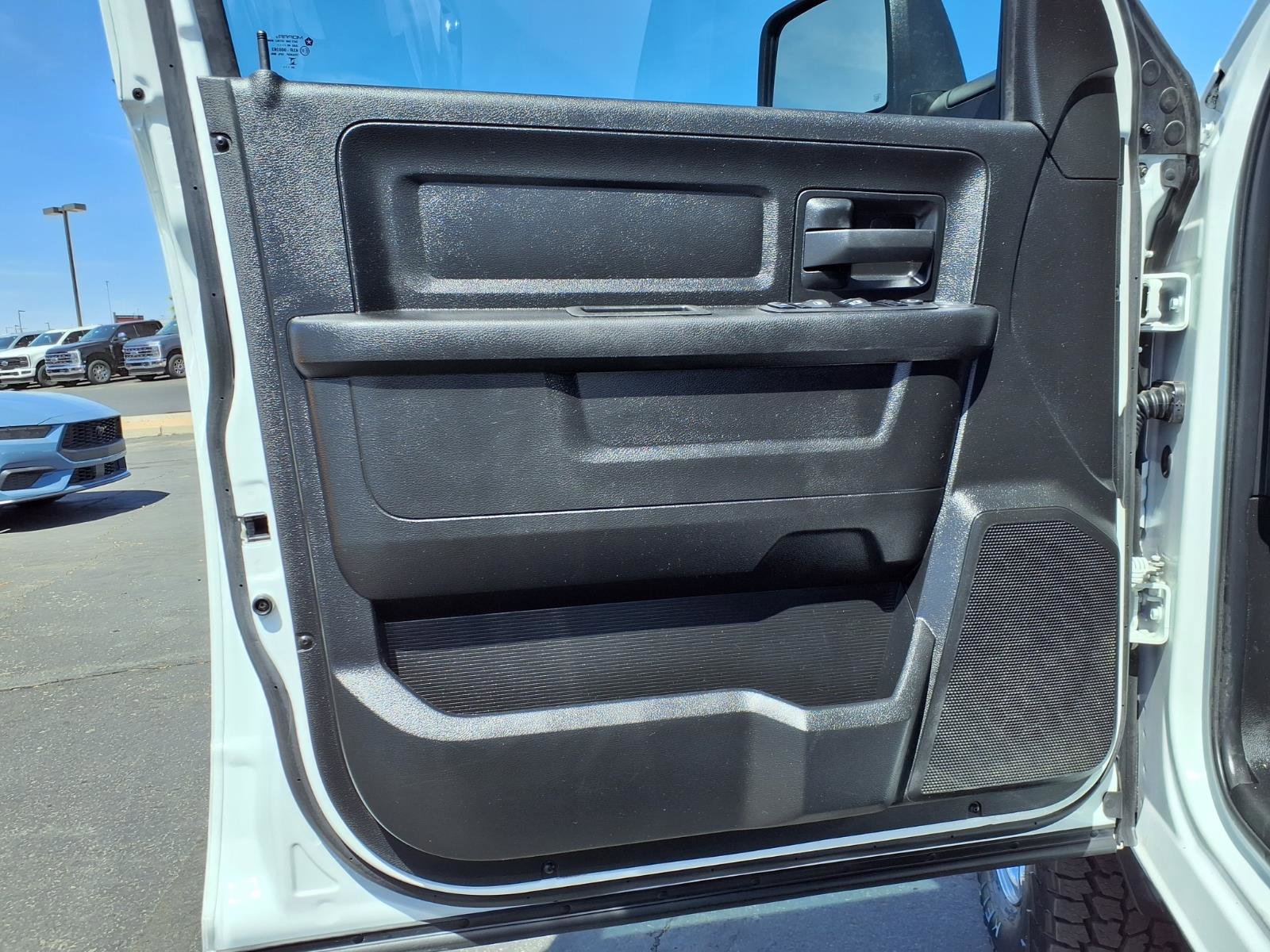 Used 2024 RAM 2500 Tradesman w/ Chrome Appearance Group AWD/4WD image 21