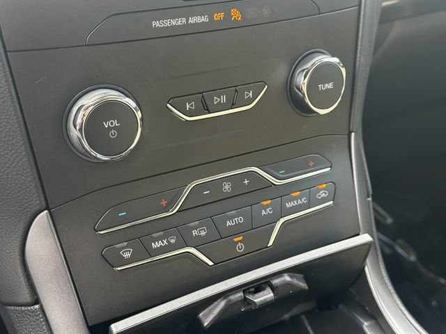 Certified 2020 Ford Edge SE FWD image 22