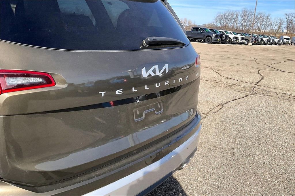 Used 2025 Kia Telluride S image 6