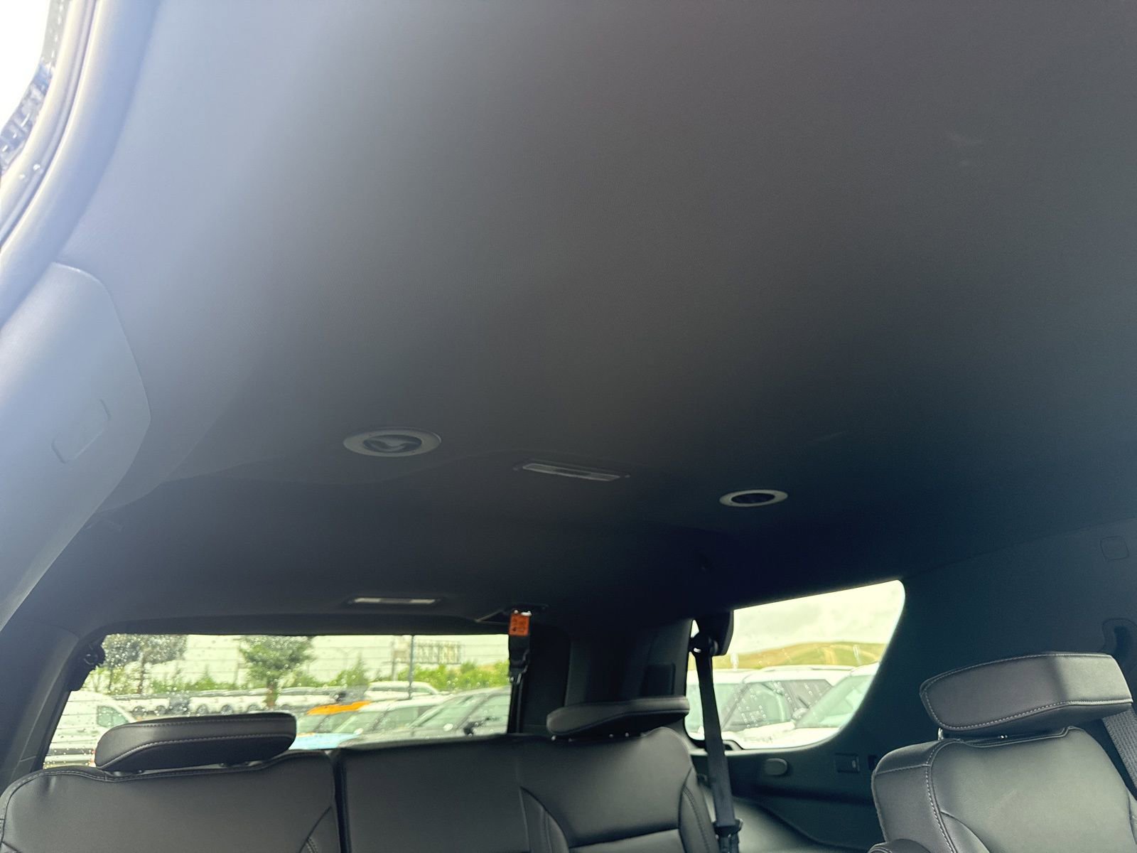 Used 2023 Chevrolet Tahoe Z71 w/ Z71 Off-Road Package image 9