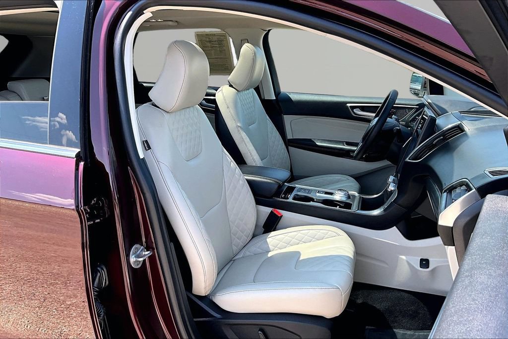 Certified 2024 Ford Edge Titanium AWD/4WD image 7