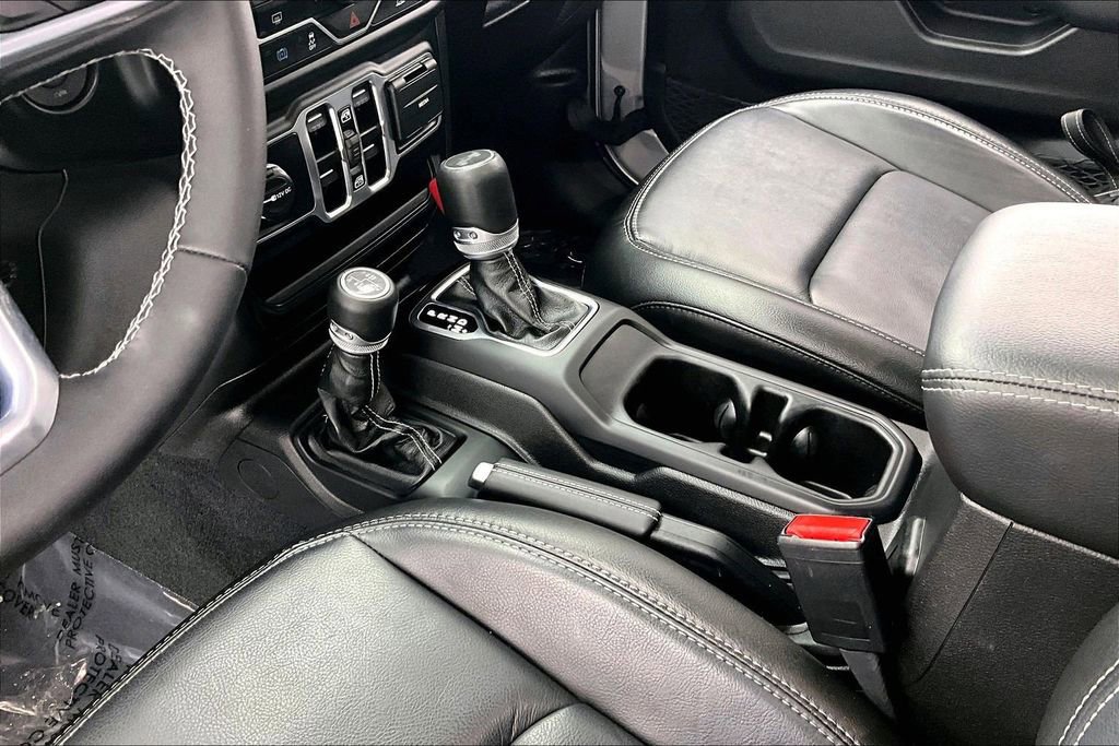 Used 2023 Jeep Wrangler Unlimited Sahara image 15