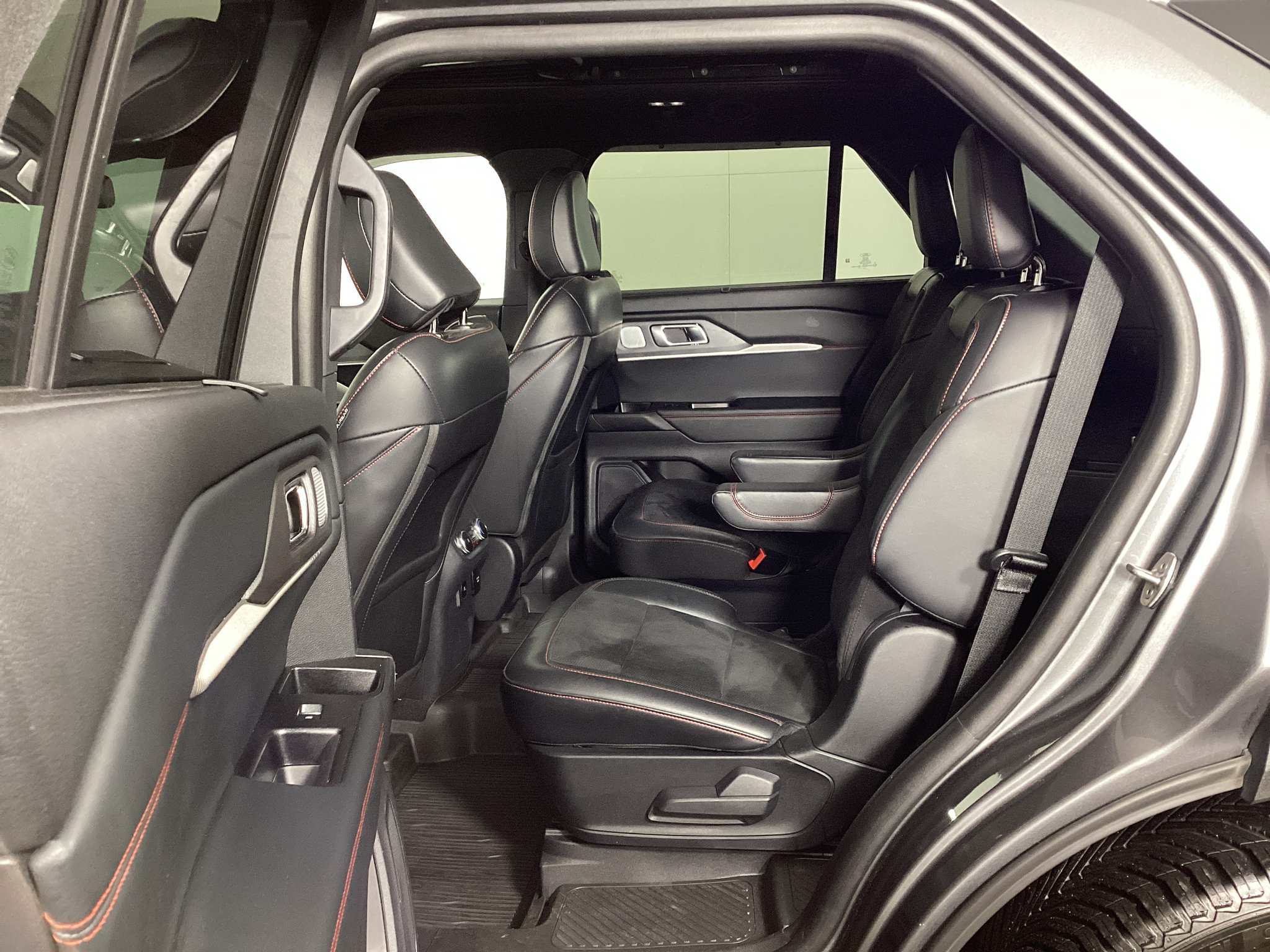 Certified 2025 Ford Explorer ST AWD/4WD image 15