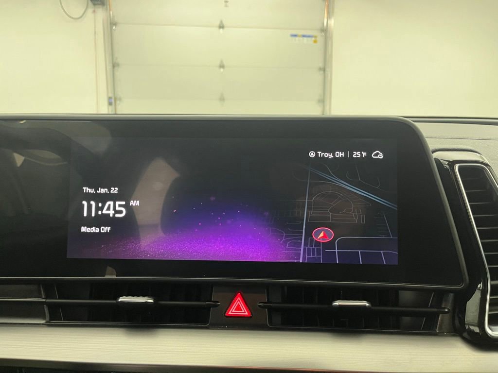 Used 2025 Kia Sportage EX image 10