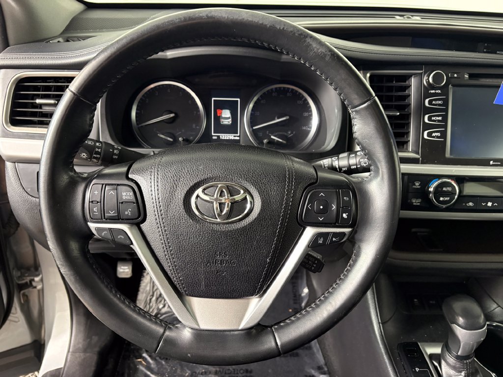 Used 2019 Toyota Highlander XLE FWD image 15